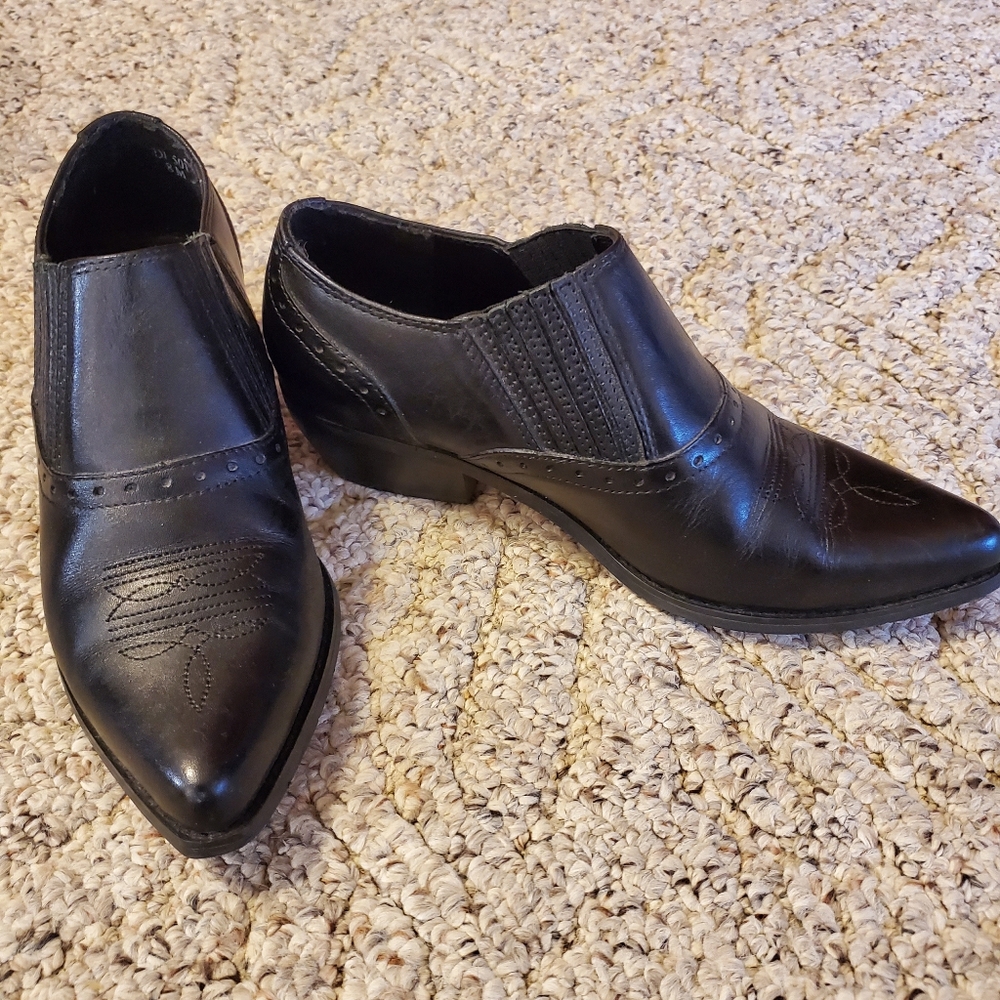 Dingo ankle boots